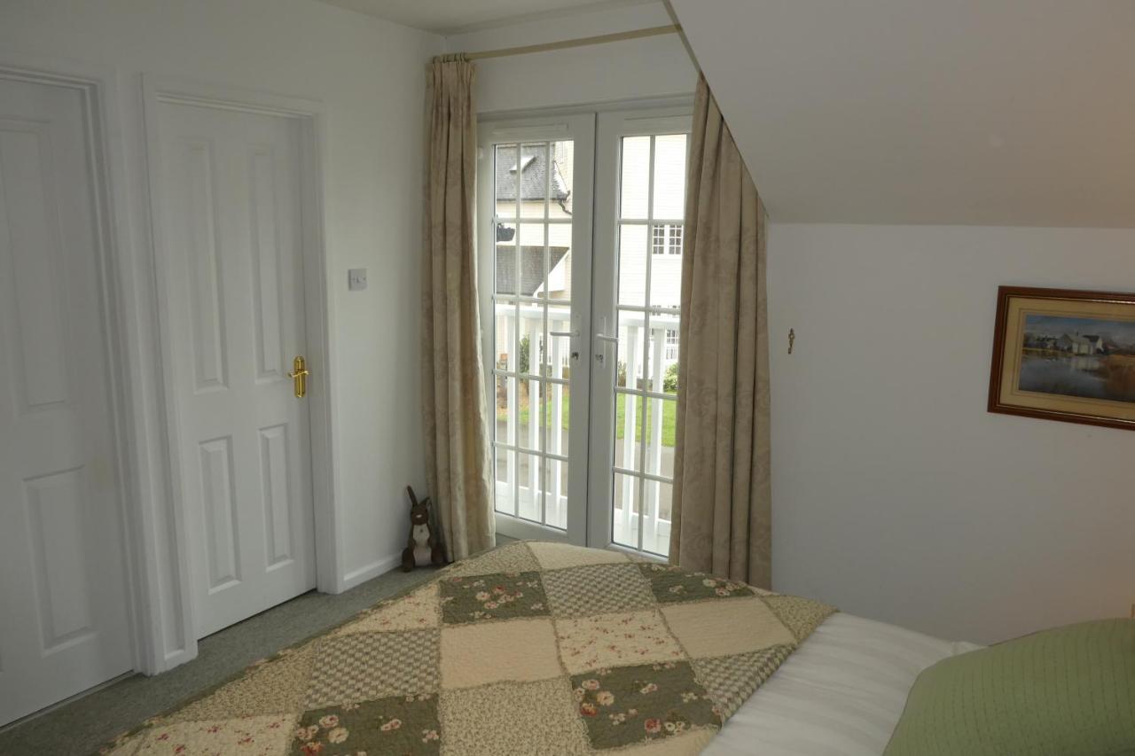 Liming Lodge - Lakeside Home In The Cotswolds South Cerney Dış mekan fotoğraf